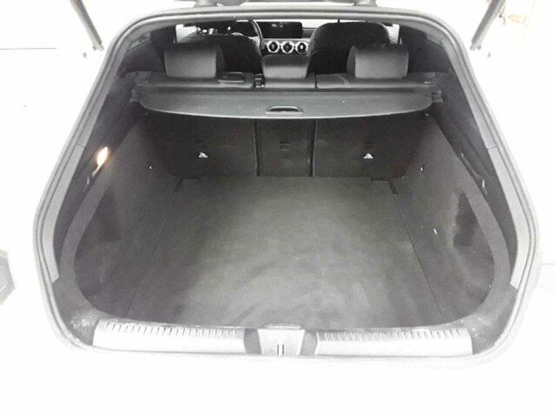 Mercedes-Benz CLA 180 Style R-Kamera+SHZ+DAB+Carplay+18" — photo 5
