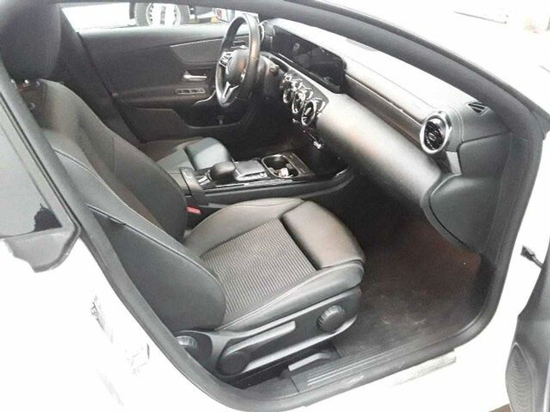 Mercedes-Benz CLA 180 Style R-Kamera+SHZ+DAB+Carplay+18" — photo 7