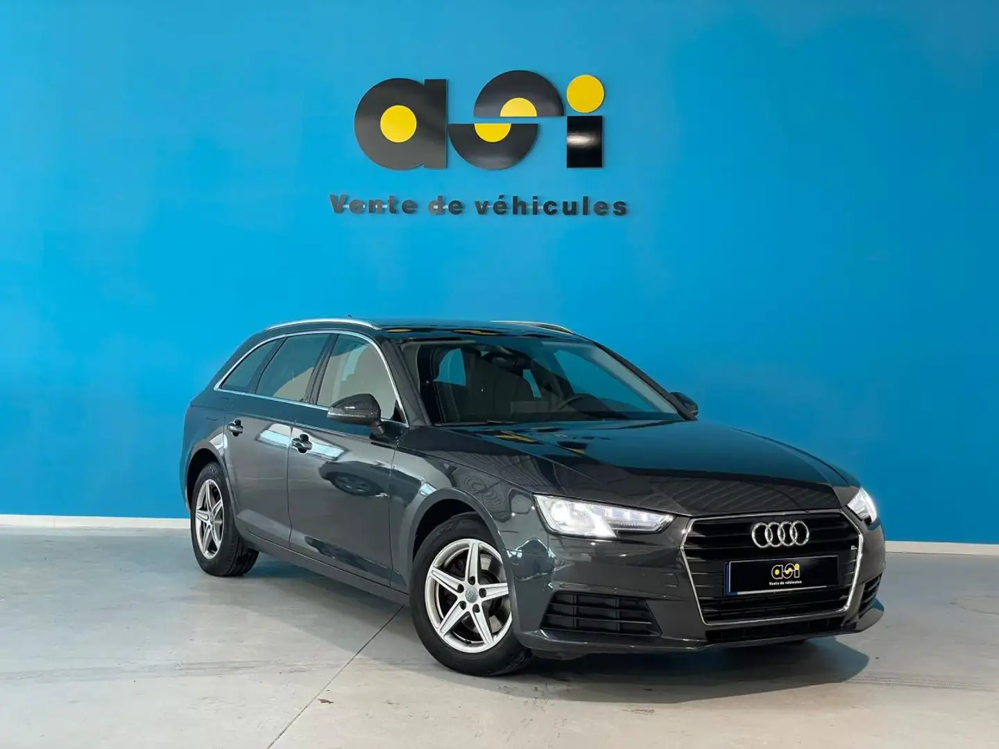Audi A4 AVANT G-TRON 40 TFSI 2.0 170 Schwarz - 1