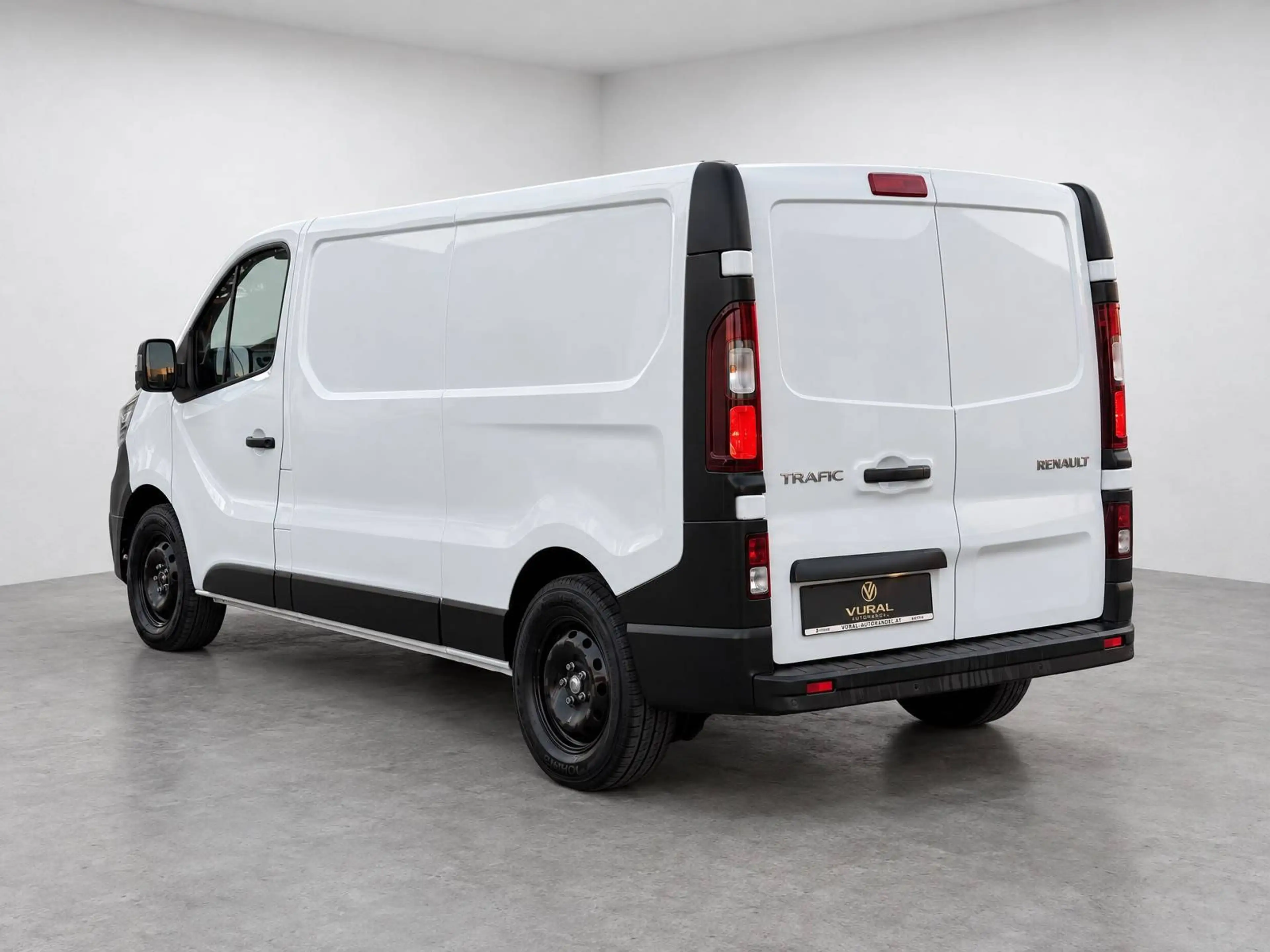 Renault Trafic L2H1 | LED | 2.0 Liter | — photo 9