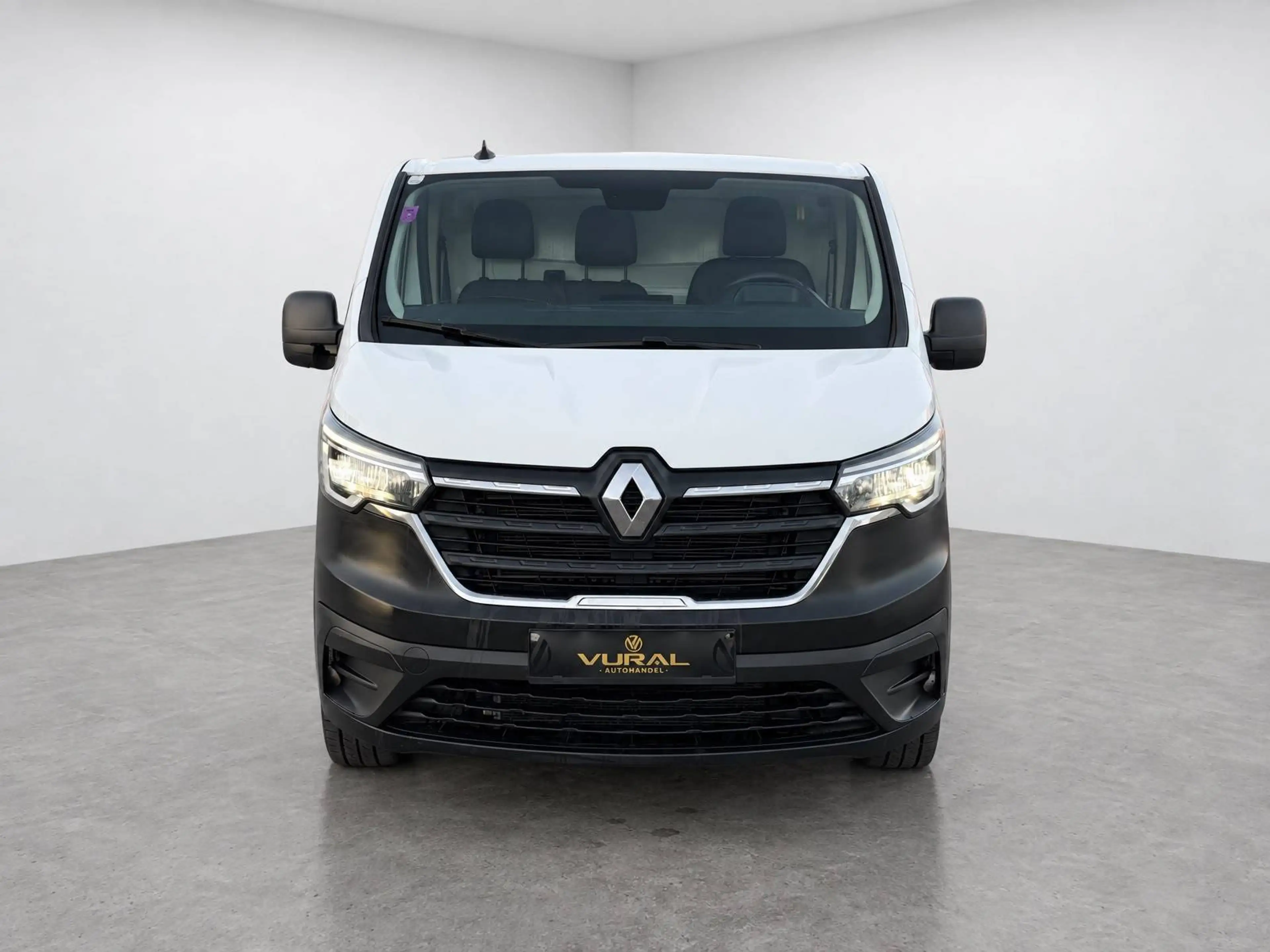 Renault Trafic L2H1 | LED | 2.0 Liter | — photo 3