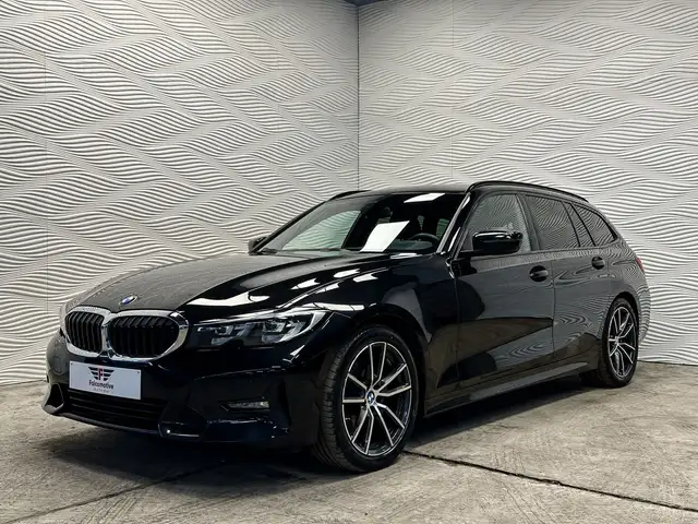 BMW 320 d*AUT*SPORTLINE*HUD*CARPLAY*LEDER*