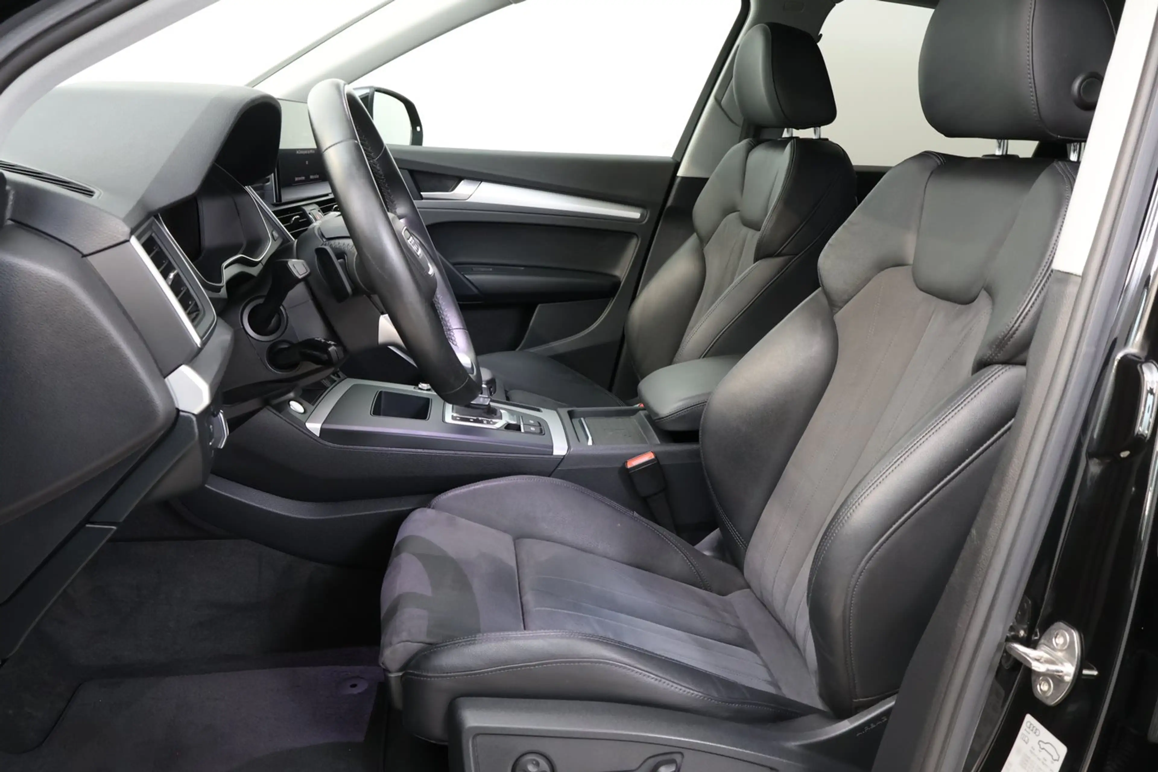 Audi Q5 55 TFSI e quattro S line — photo 9