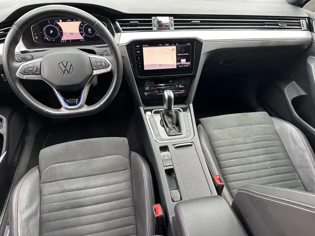 Volkswagen Passat view 16