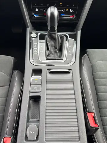 Volkswagen Passat view 18