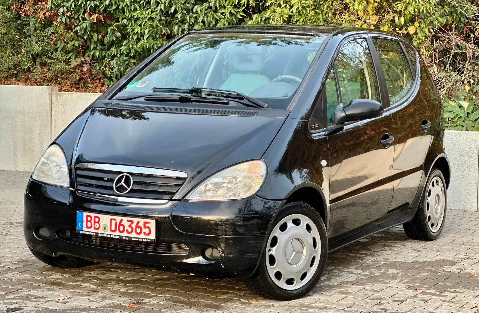 Mercedes-Benz A 140 A-Klasse+AUTOMATIK+TÜV NEU+ÖL NEU+SHZ Schwarz - 1