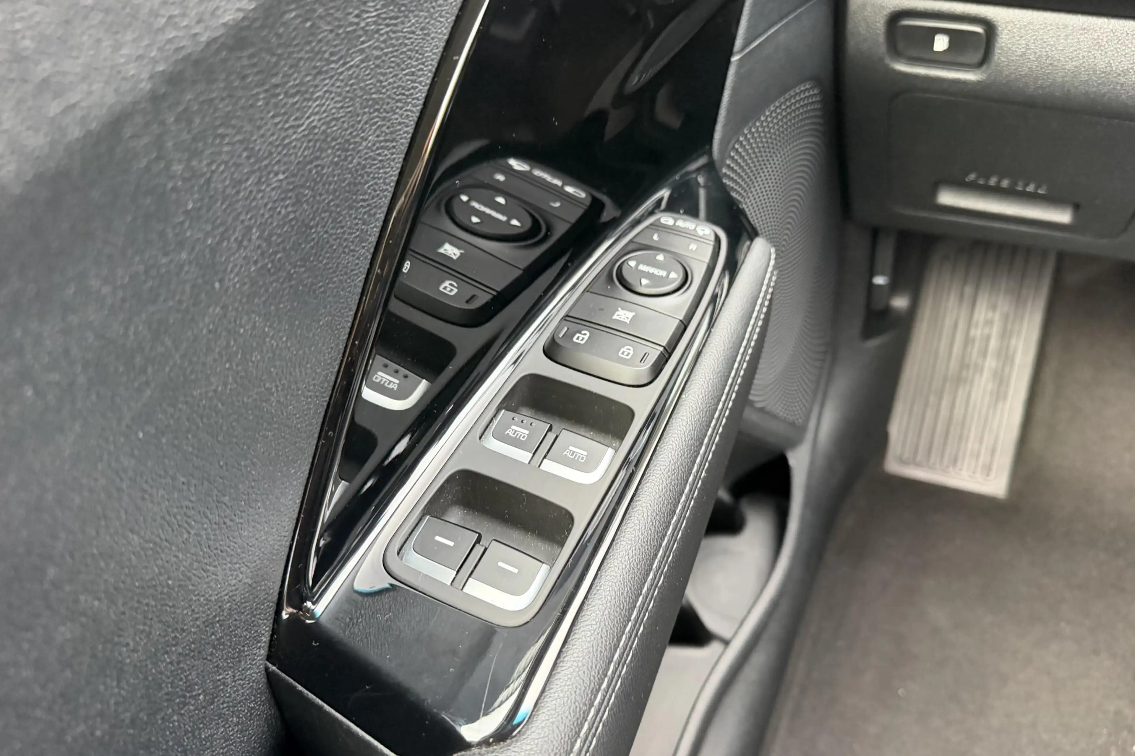 Kia Niro 1.6 GDi Hybrid DynamicLine — photo 9