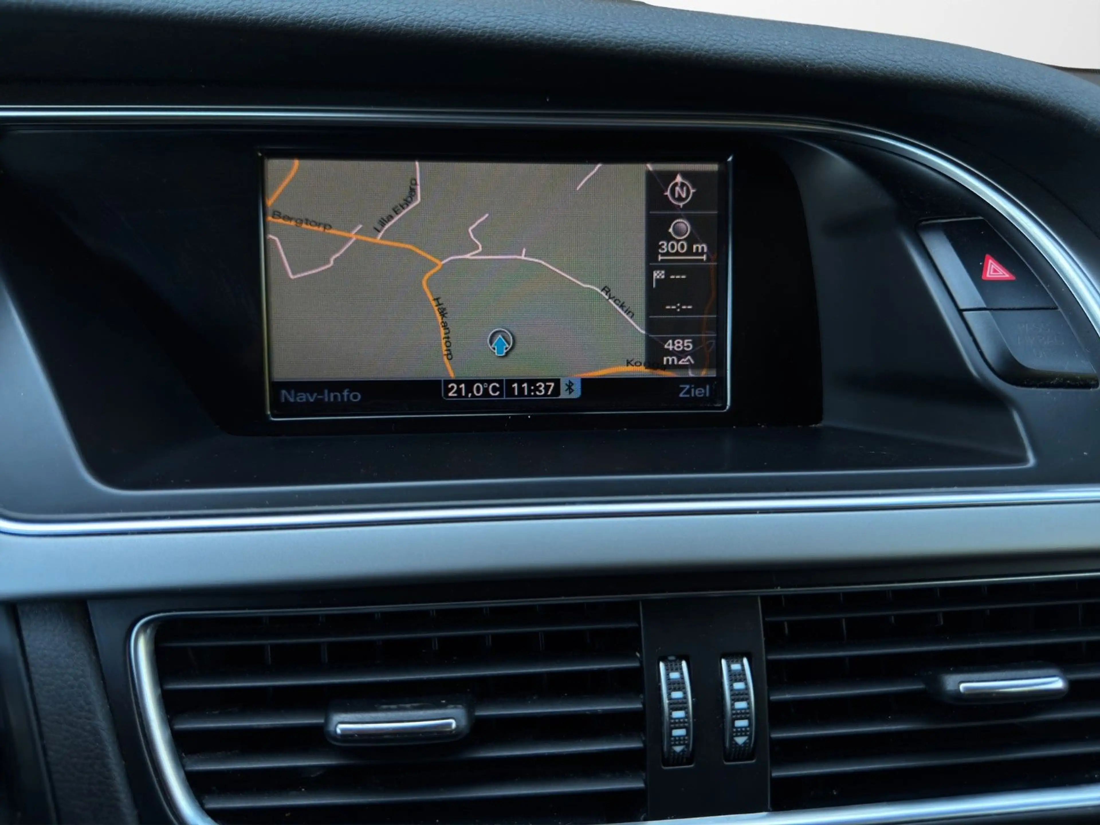 Audi A4 allroad Quattro 2.0 TDI * AHK * Navi — photo 13
