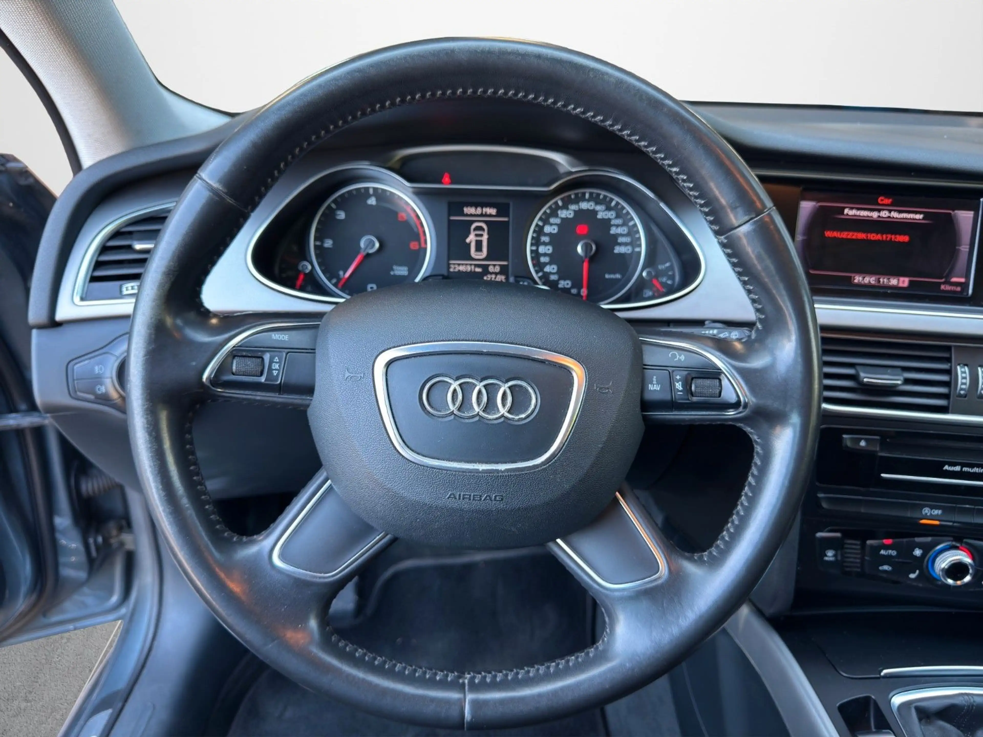 Audi A4 allroad Quattro 2.0 TDI * AHK * Navi — photo 11