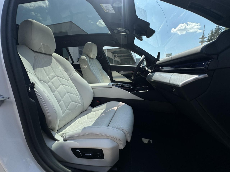 BMW 550 e xDr.T.M Sport IntAktiv.Pano.AutobahnAss.B+W — photo 11