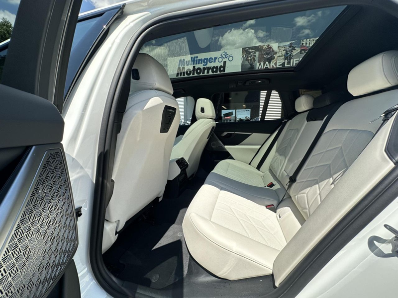 BMW 550 e xDr.T.M Sport IntAktiv.Pano.AutobahnAss.B+W — photo 12