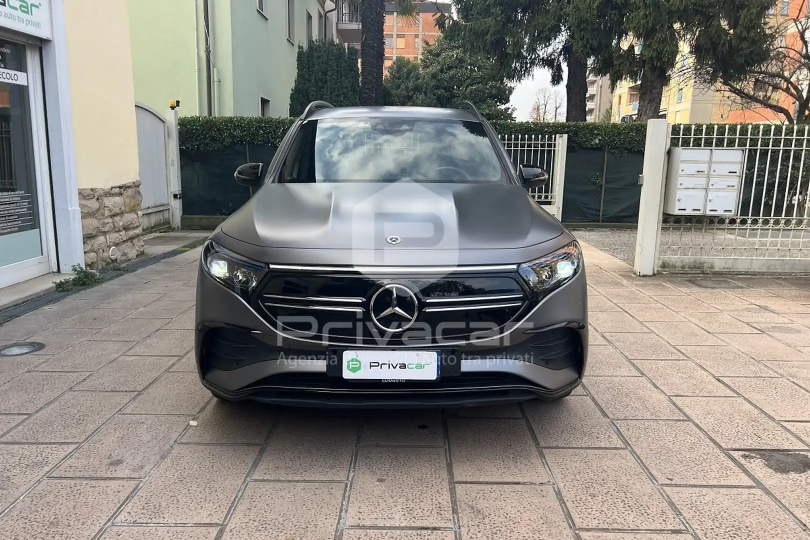 Mercedes-Benz EQB 350 EQB 350 4Matic Premium Pro Zilver - 2