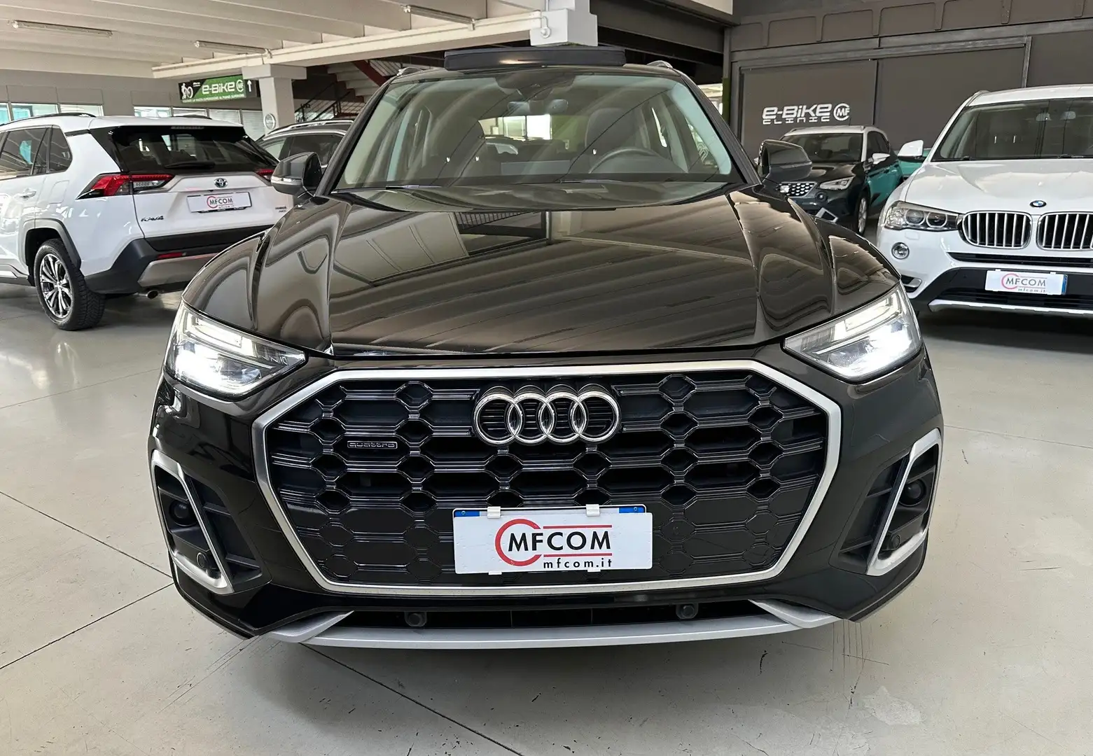 Audi Q5 40 2.0 tdi mhev 12V S line 4x4 s-tronic Czarny - 2