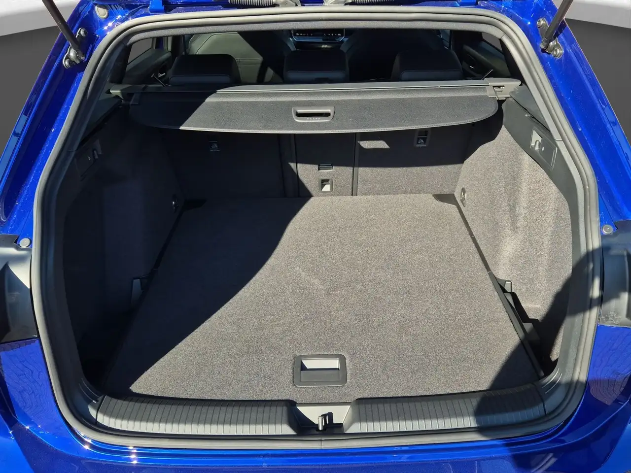 Volkswagen Golf VIII Variant 2.0 TDI DSG R-Line Black Style, миниатюра 11
