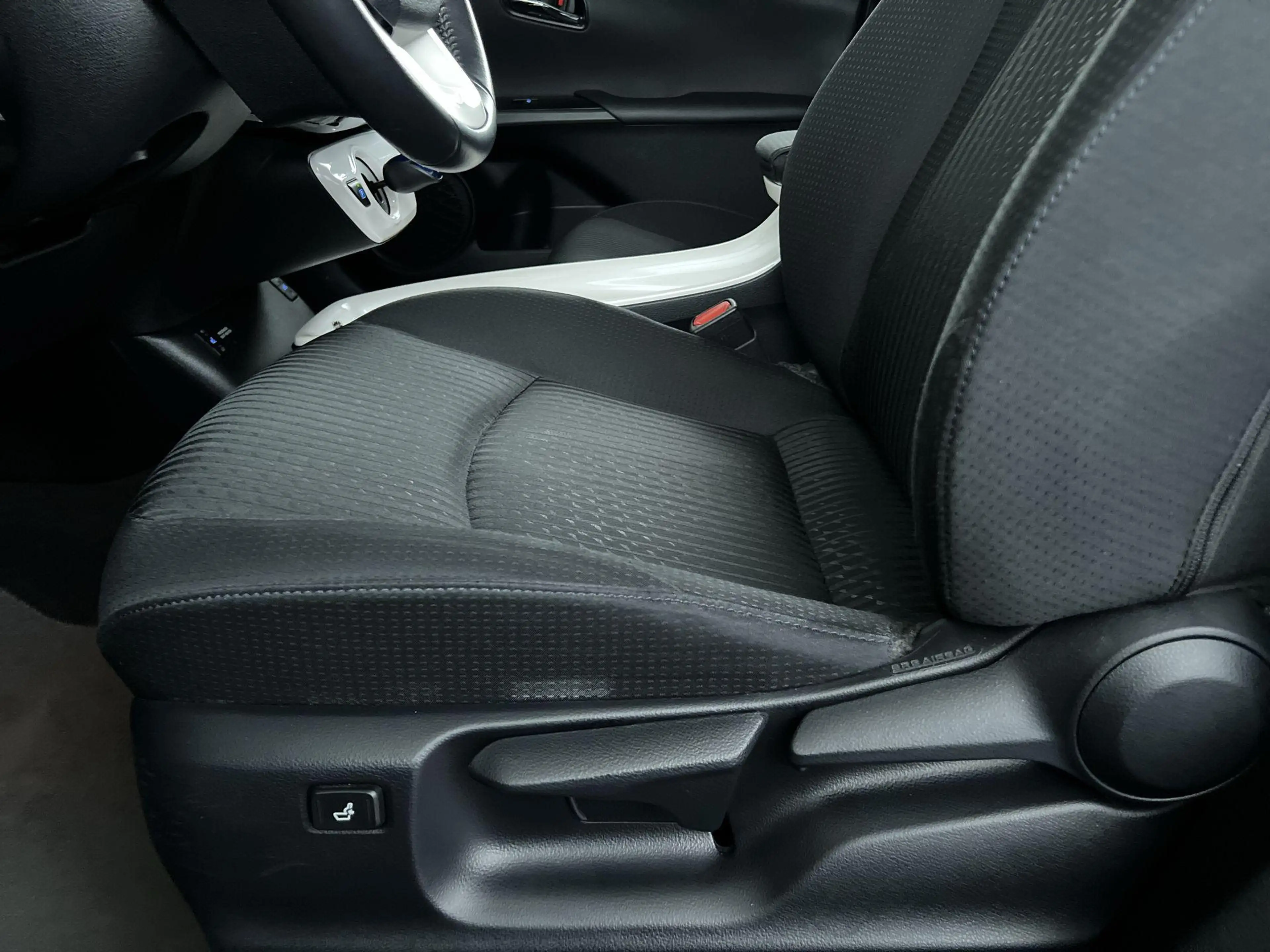 Toyota Prius 1.8 Executive — photo 13