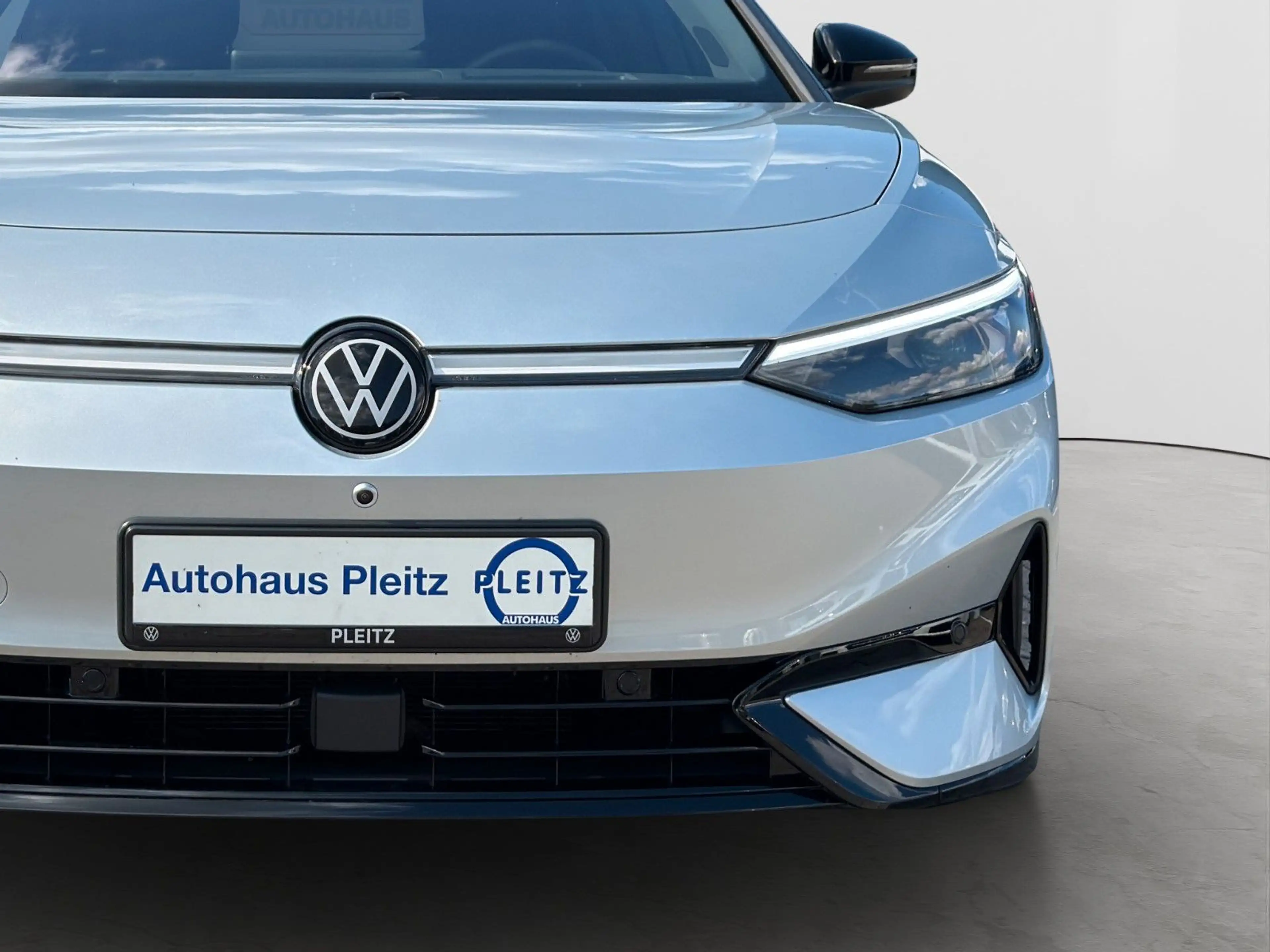 Volkswagen ID.7 Tourer Pro S 210 kW I AHK PANO HUD IQ.LIGHT — photo 23