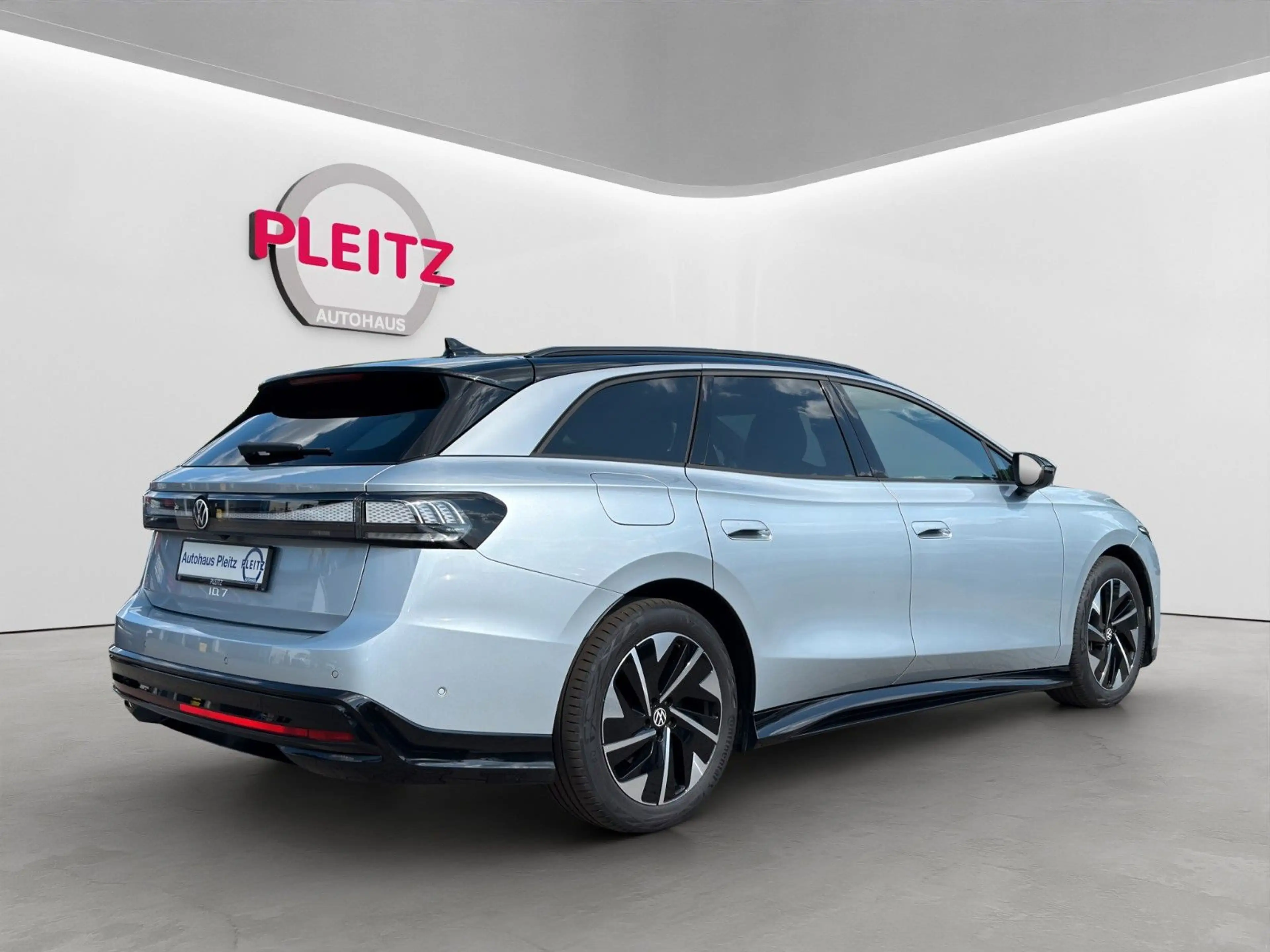 Volkswagen ID.7 Tourer Pro S 210 kW I AHK PANO HUD IQ.LIGHT — photo 6