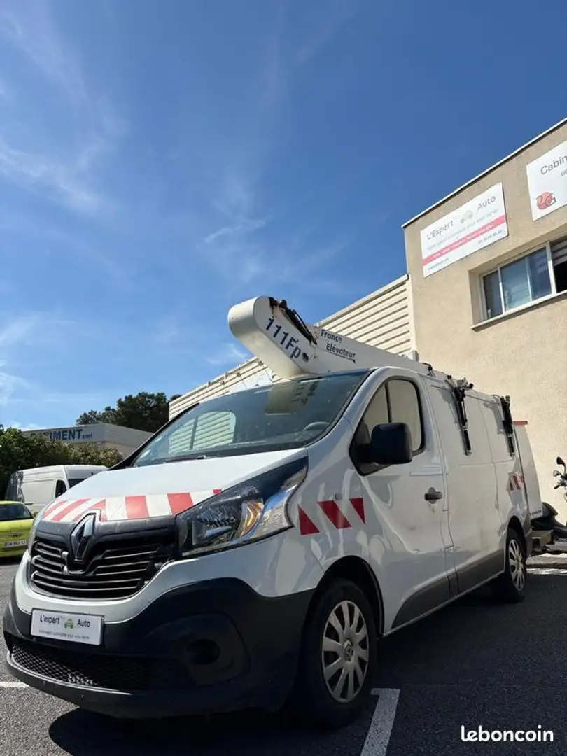 Renault Trafic L1H1 DCI 120CH Nacelle FRANCE ELEVATEUR 111FP GARA Blanc - 1