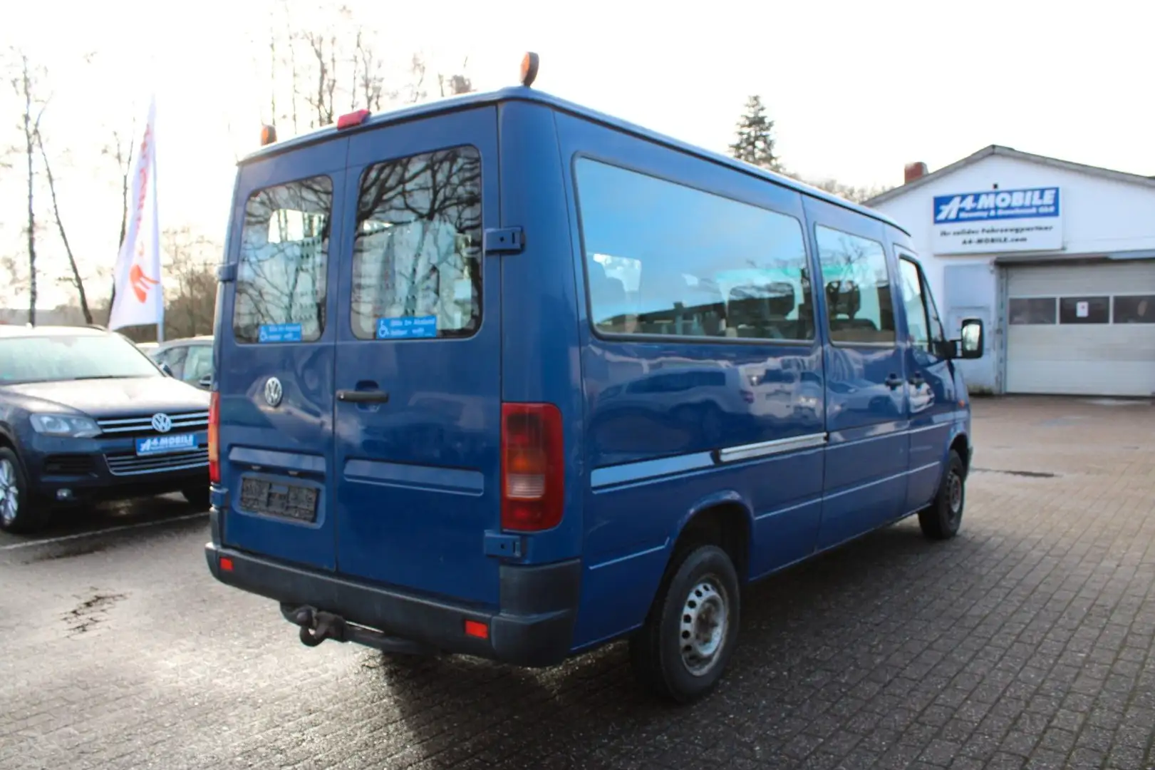 Volkswagen LT Kombi 28 9-Sitzer + Rampe f. Rollstuhl + AHK Bleu - 2