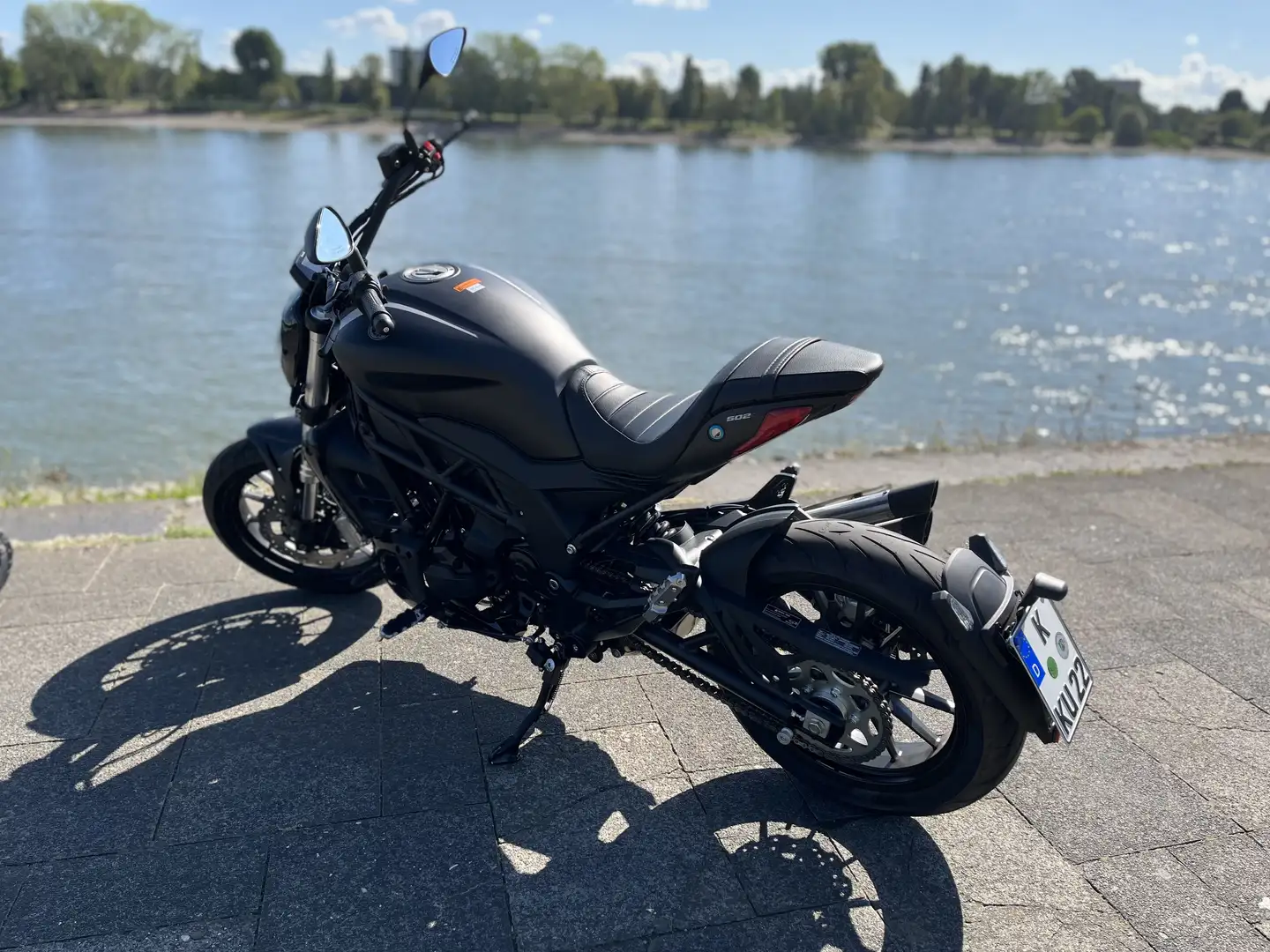 Benelli 502C Cruiser Negru - 1