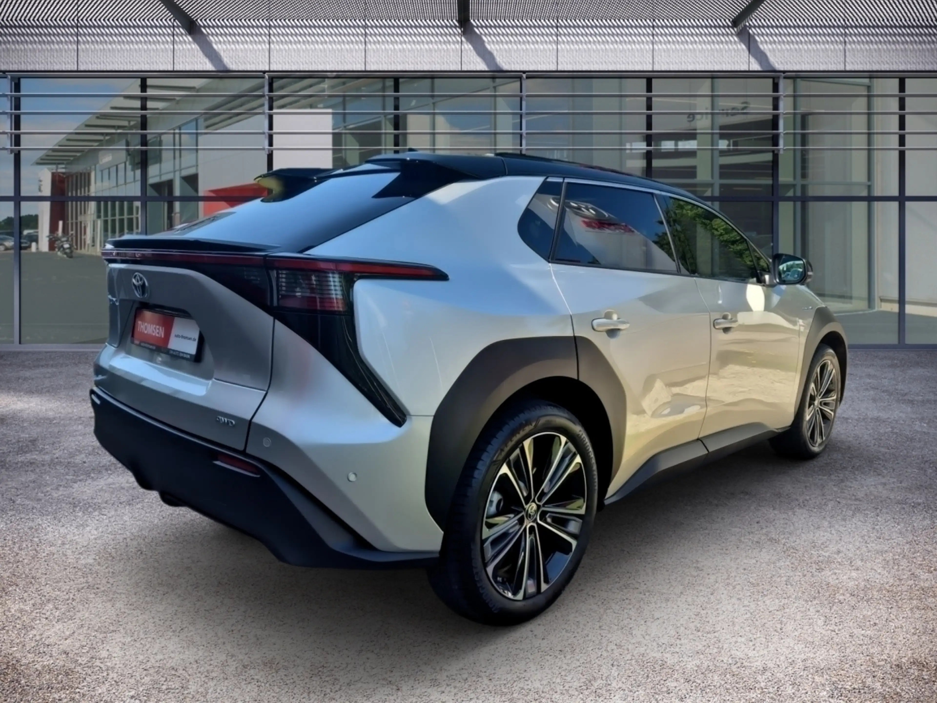 Toyota bZ4X AWD Lounge ACC+AUT+LED+Navi+Pano+Virtual+LM — photo 6