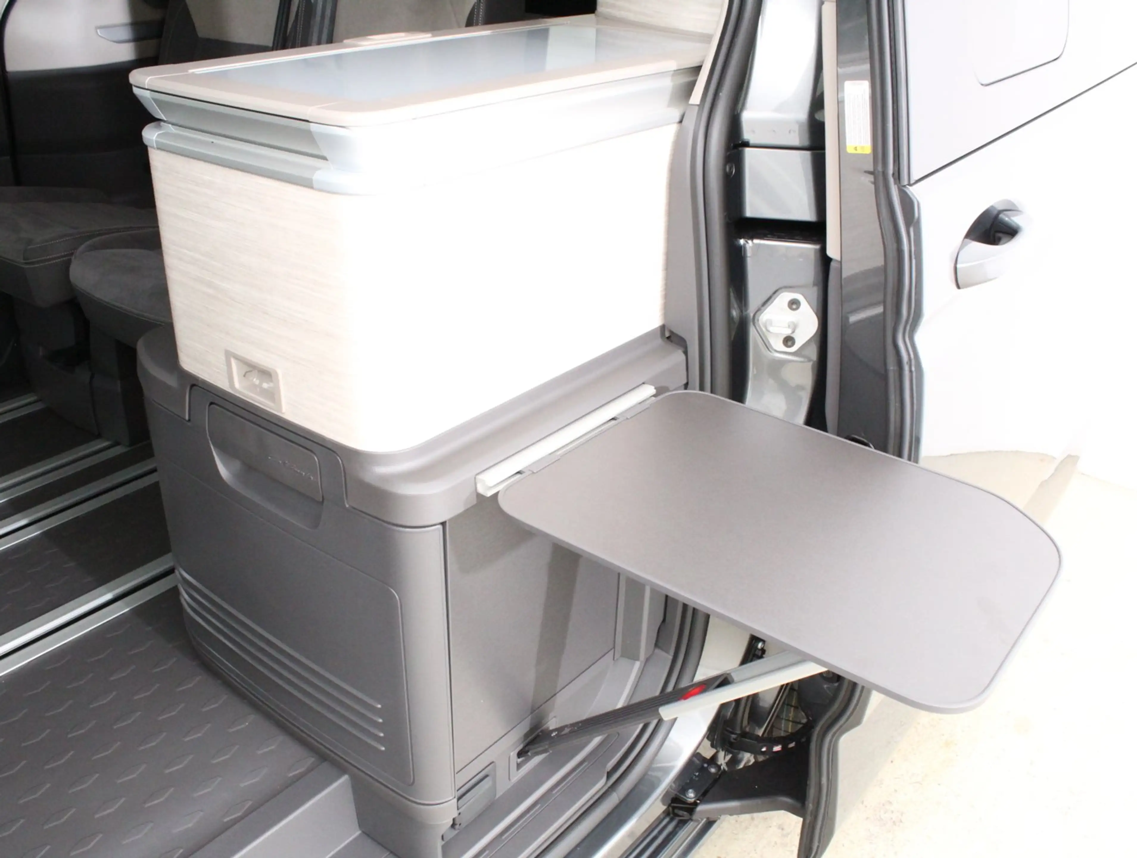 Volkswagen T7 California VW T7 California Ocean eHybrid 180 kW 4M — photo 12