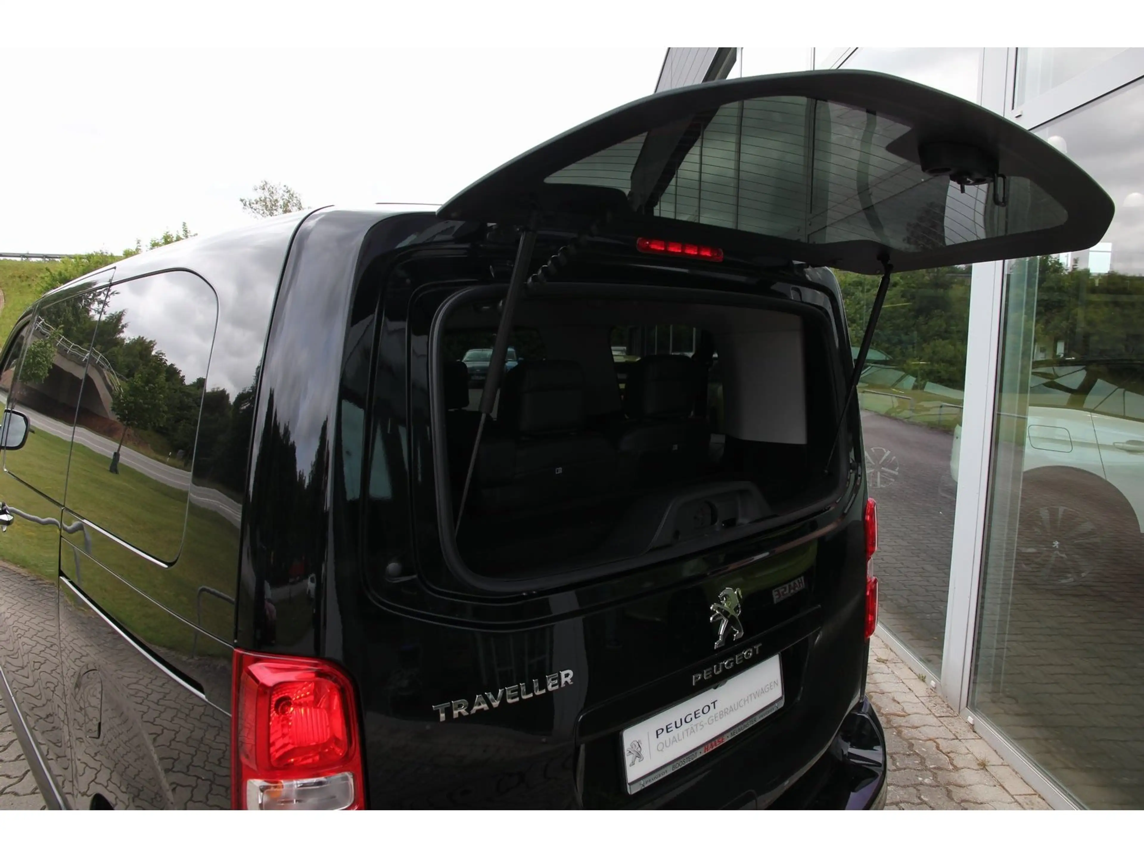 Peugeot Traveller L2 Allure BHDi 180 EAT8 Carplay 7 Sitz — photo 9