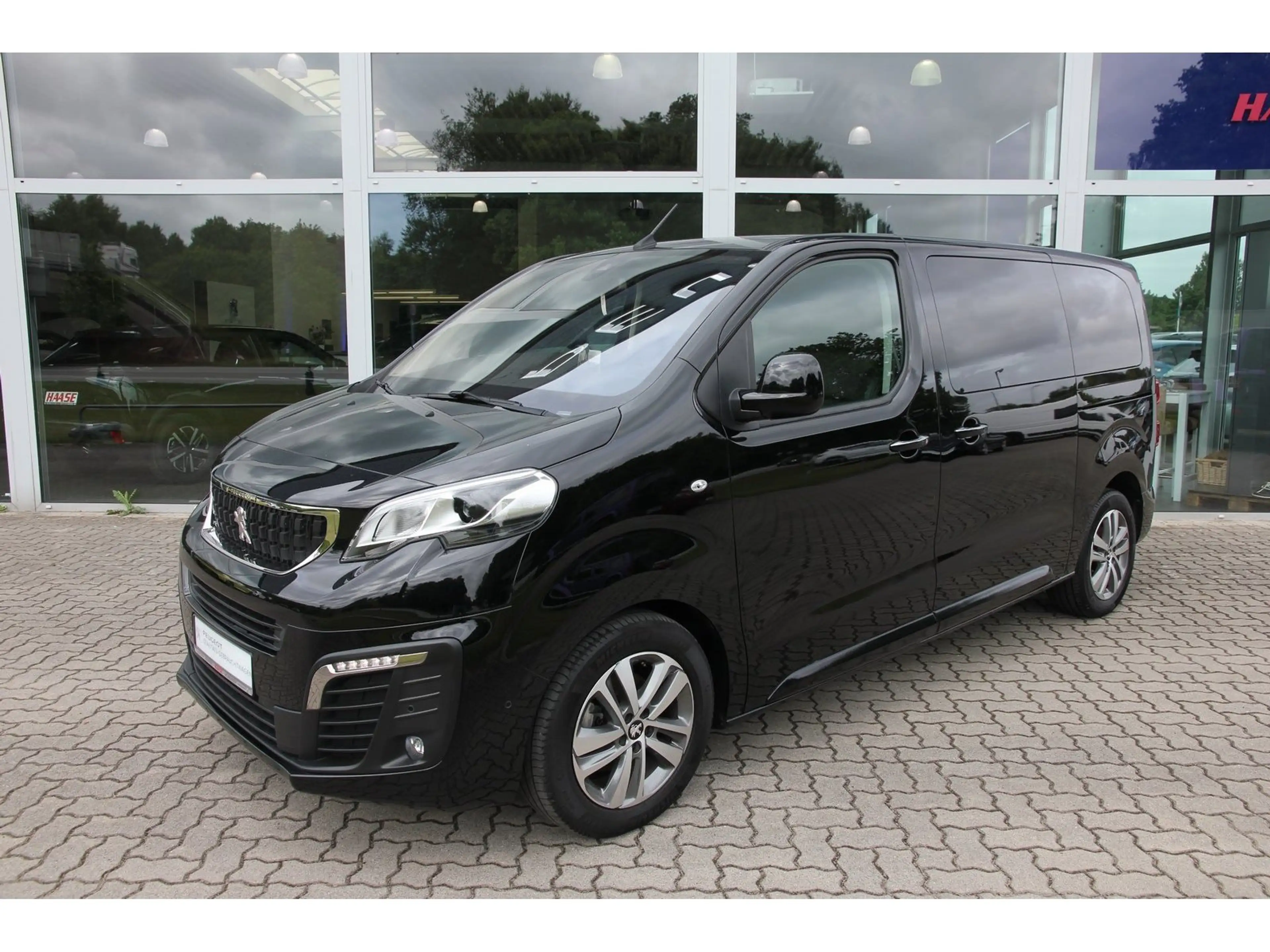 Peugeot Traveller L2 Allure BHDi 180 EAT8 Carplay 7 Sitz