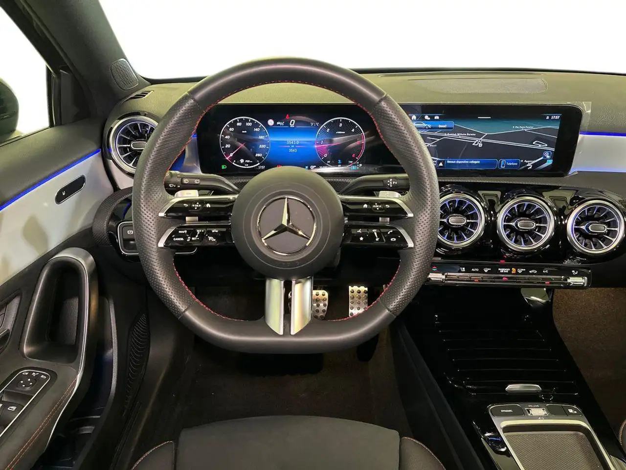 Mercedes-Benz A-Class 2026 — фото 11