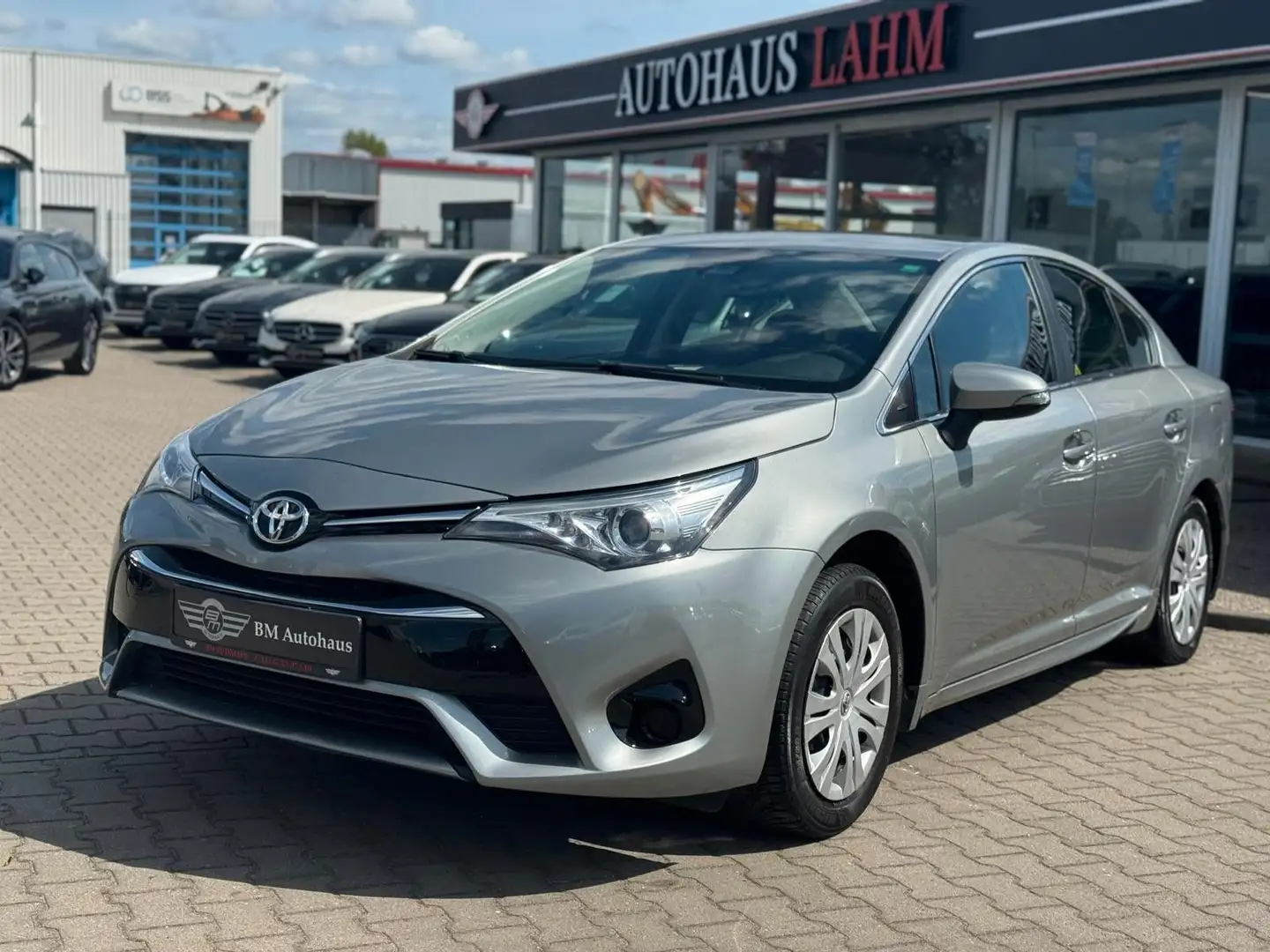 Toyota Avensis Lim. 1.6"VALVEMATIC"NAVI*AHK*S-HEFT* Grau - 2