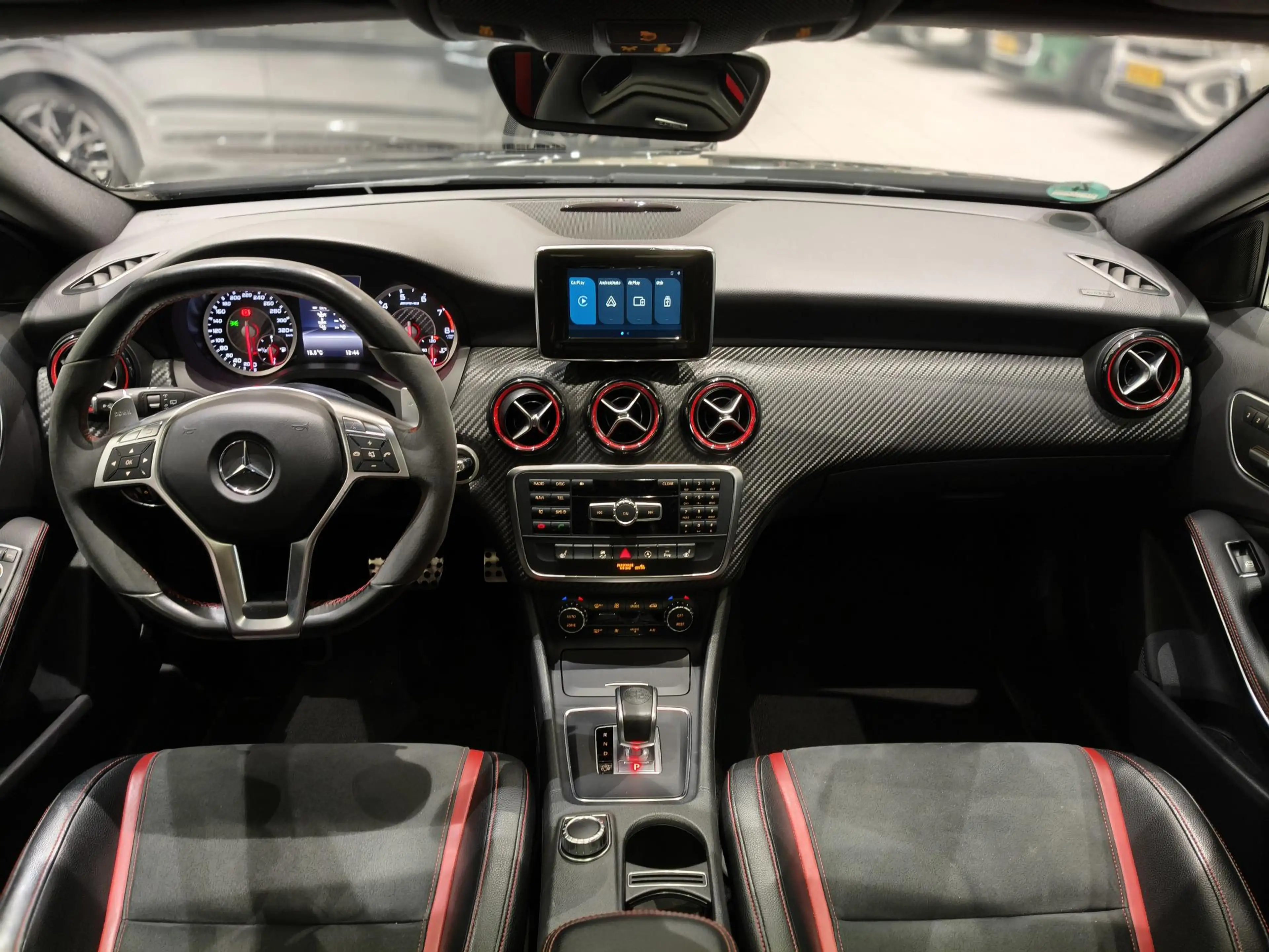 Mercedes-Benz A 45 AMG 4MATIC AMG Sportstoelen Preformance | Apple Carpl — photo 3