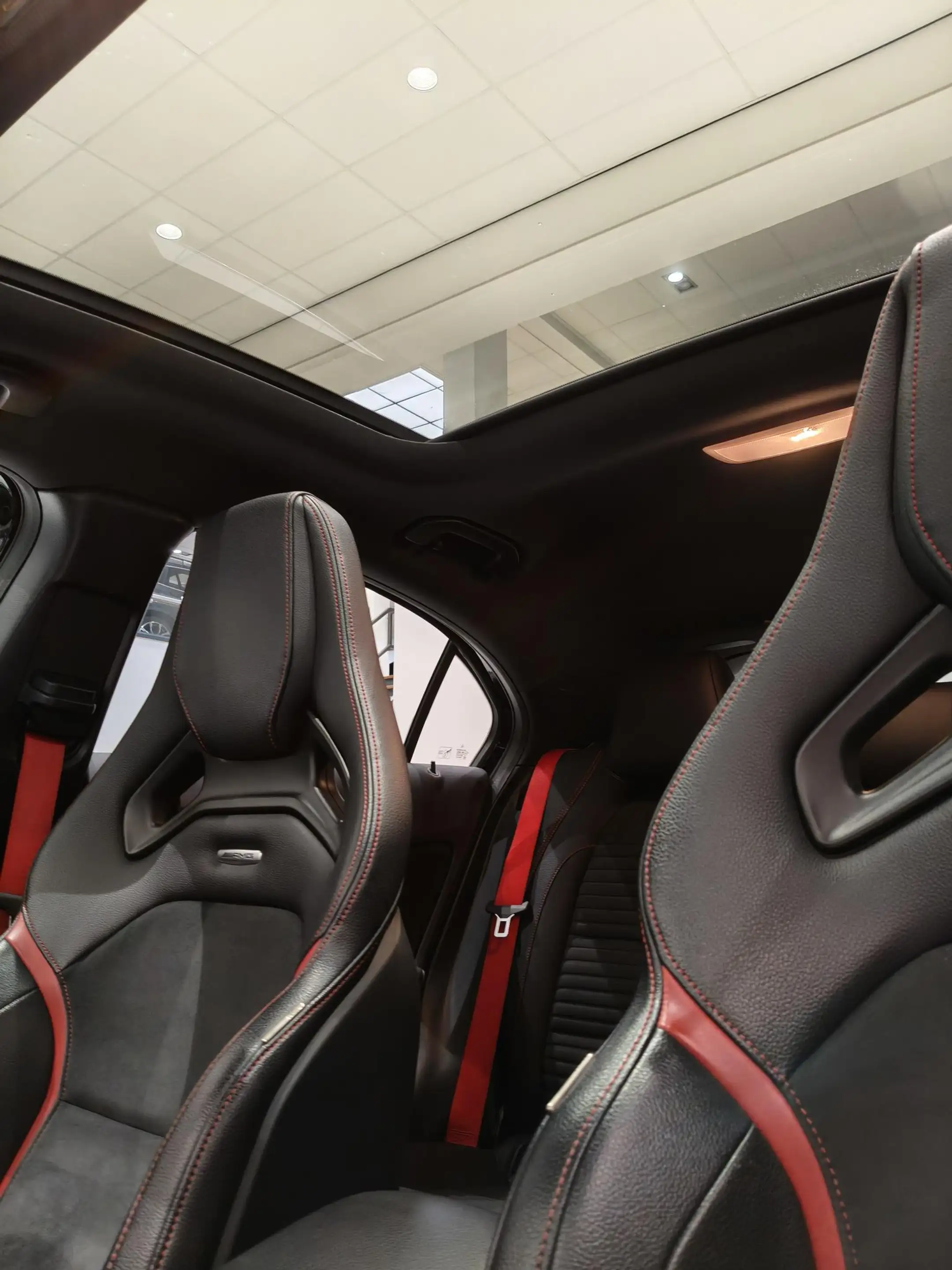 Mercedes-Benz A 45 AMG 4MATIC AMG Sportstoelen Preformance | Apple Carpl — photo 21