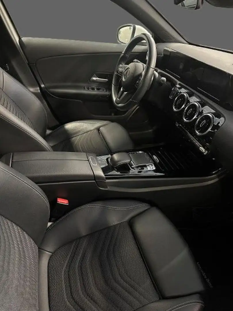 Mercedes-Benz A 180 d Automatic 4p. Business Extra Wit - 2