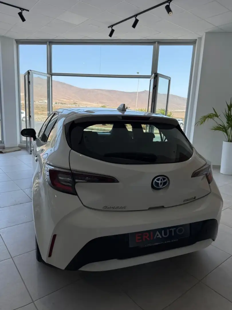 Toyota Corolla Sedán 125H Active Tech Blanc - 2