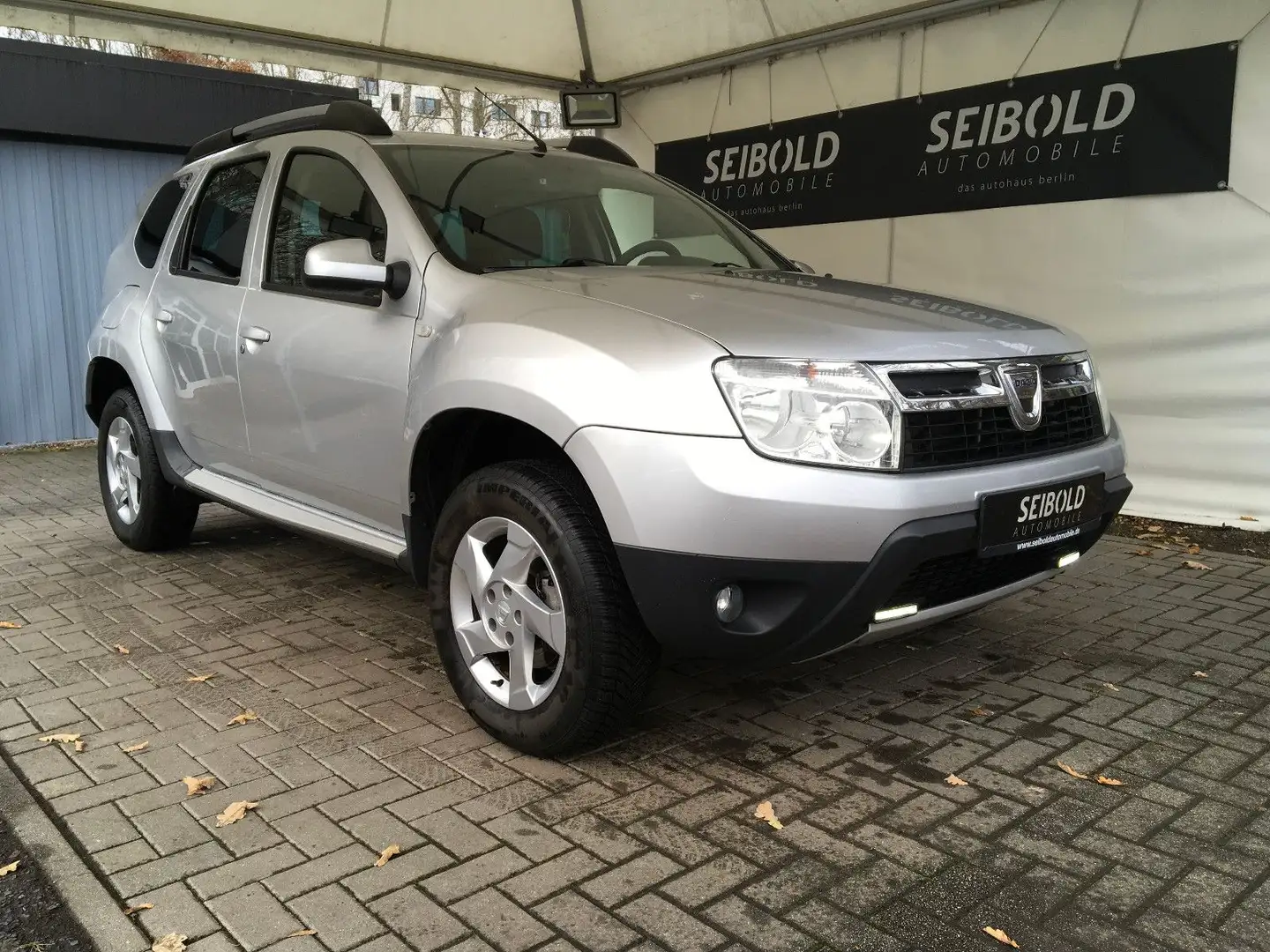 Dacia Duster I 1.5dCi Prestige 4x2/Leder/Bluetooth/PDC Silber - 2