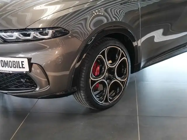 Alfa Romeo Tonale view 3