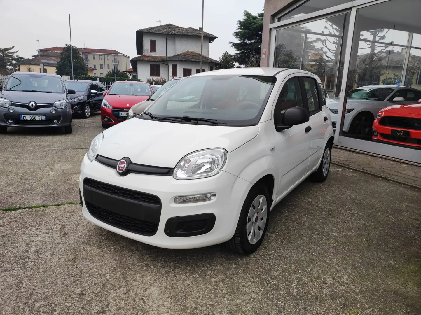 Fiat Panda 1.2 Lounge 69cv Wit - 1