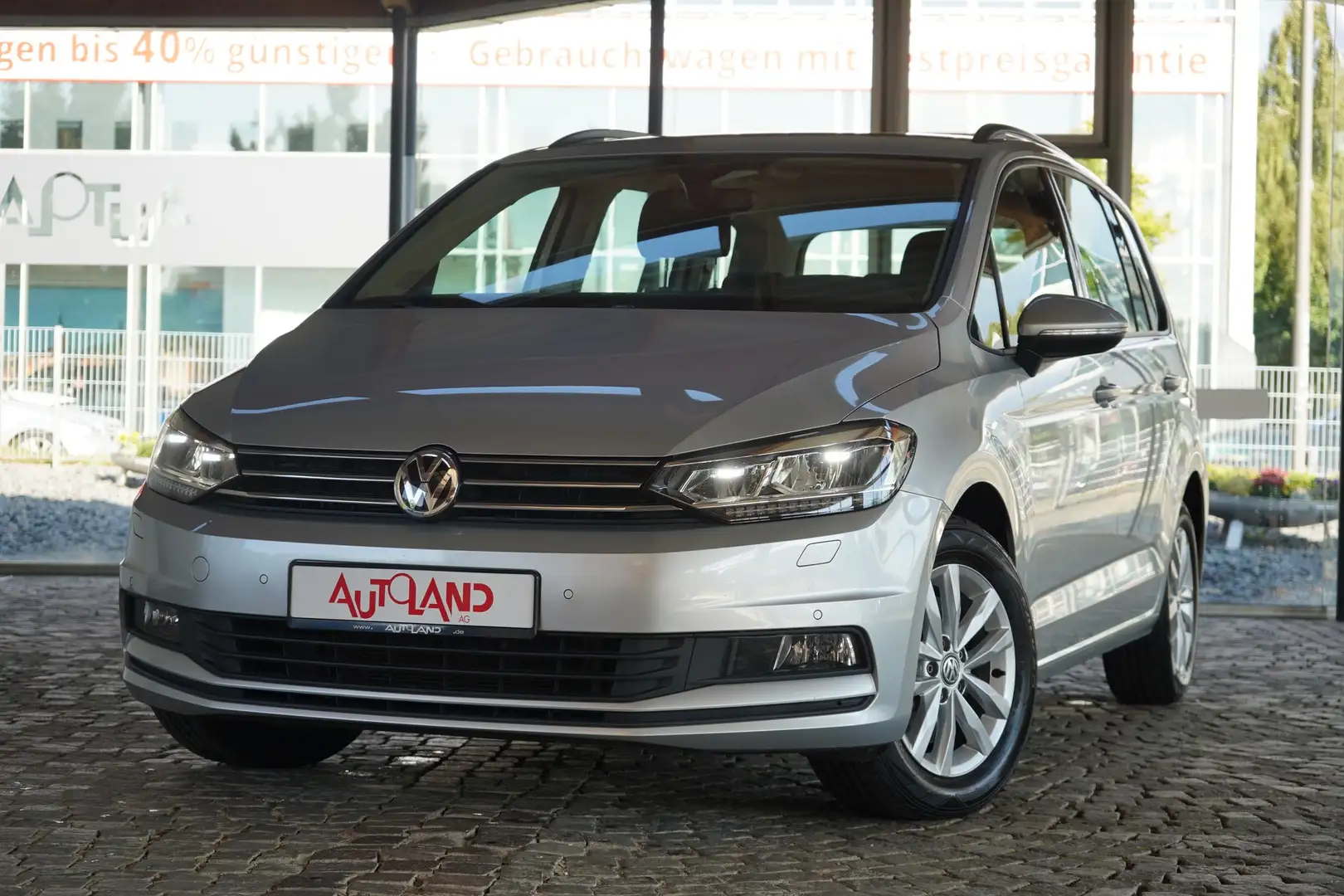 Volkswagen Touran 1.4 TSI DSG LED Navi Alcantara Kamera Silber - 2