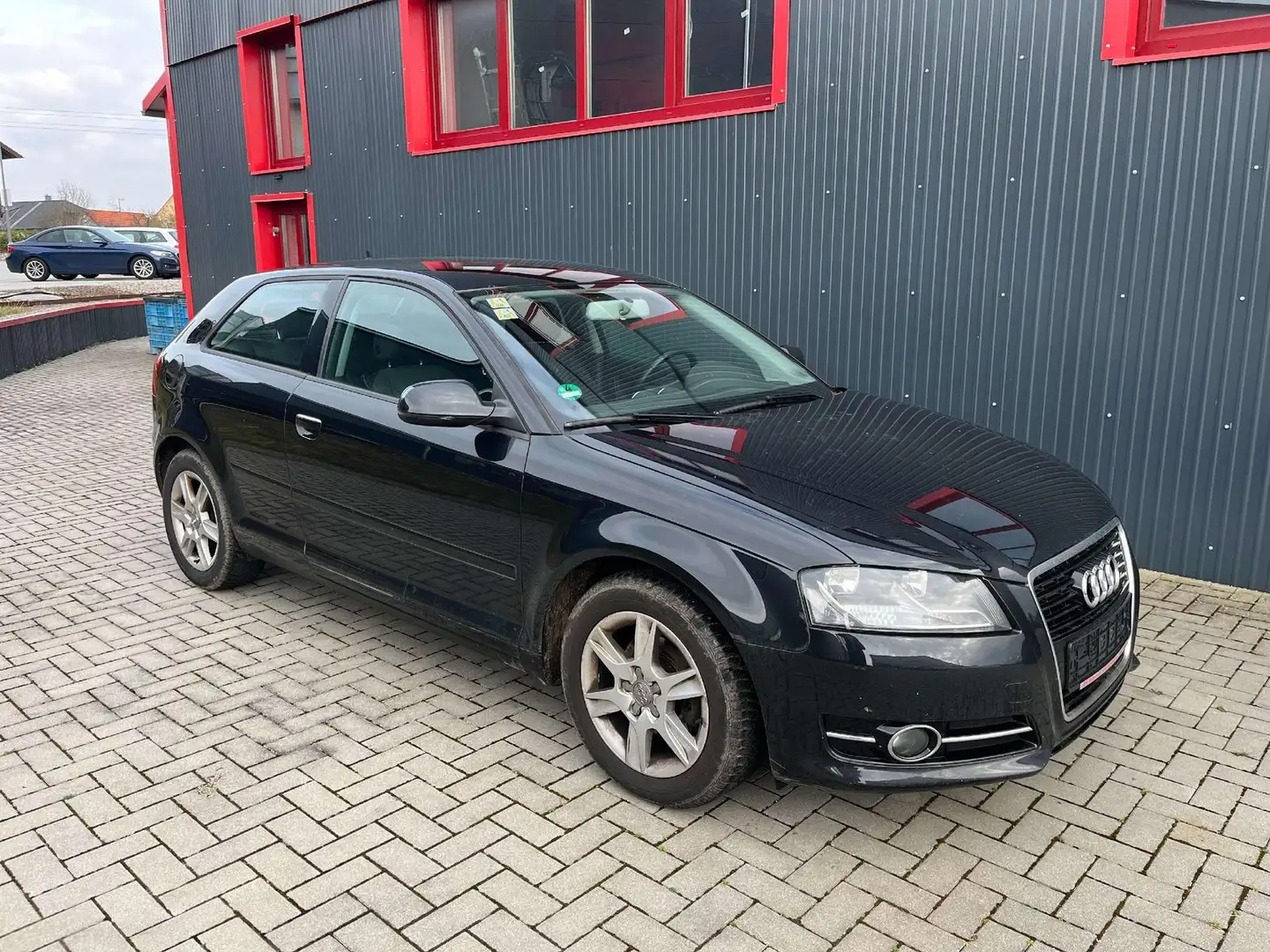 Audi A3 1.2 TFSI Attraction (8P1) Schwarz - 1