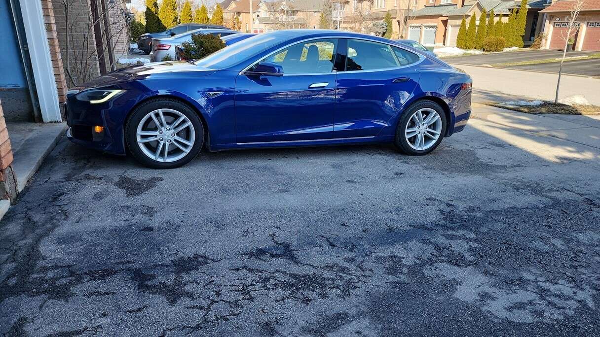 2016 Tesla Model S 75D alt 3