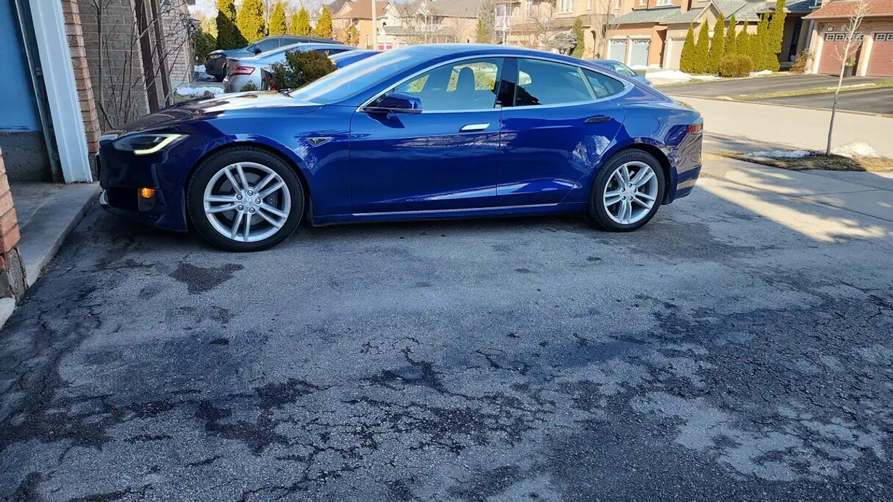 Tesla Model S снимка Tesla Model S