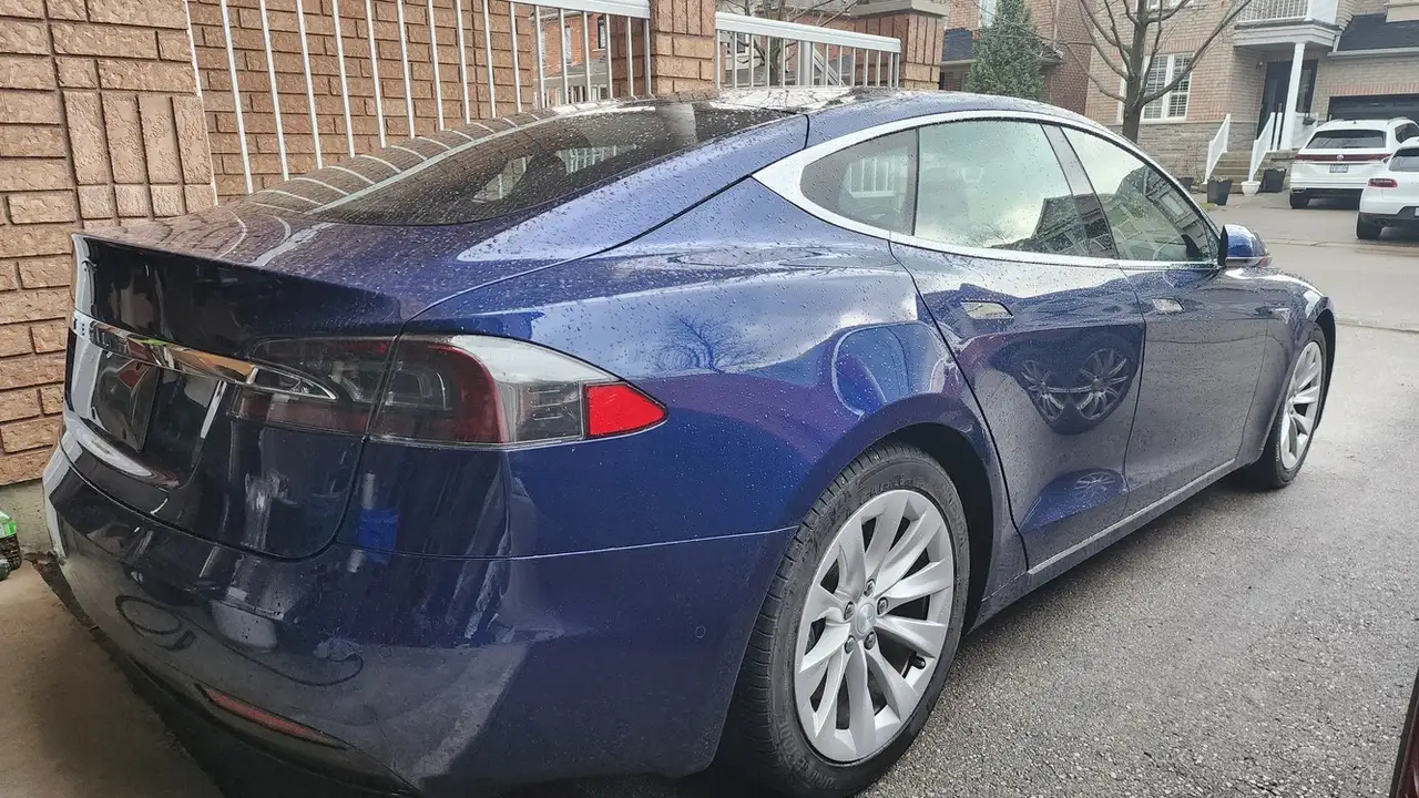 Tesla Model S снимка Tesla Model S
