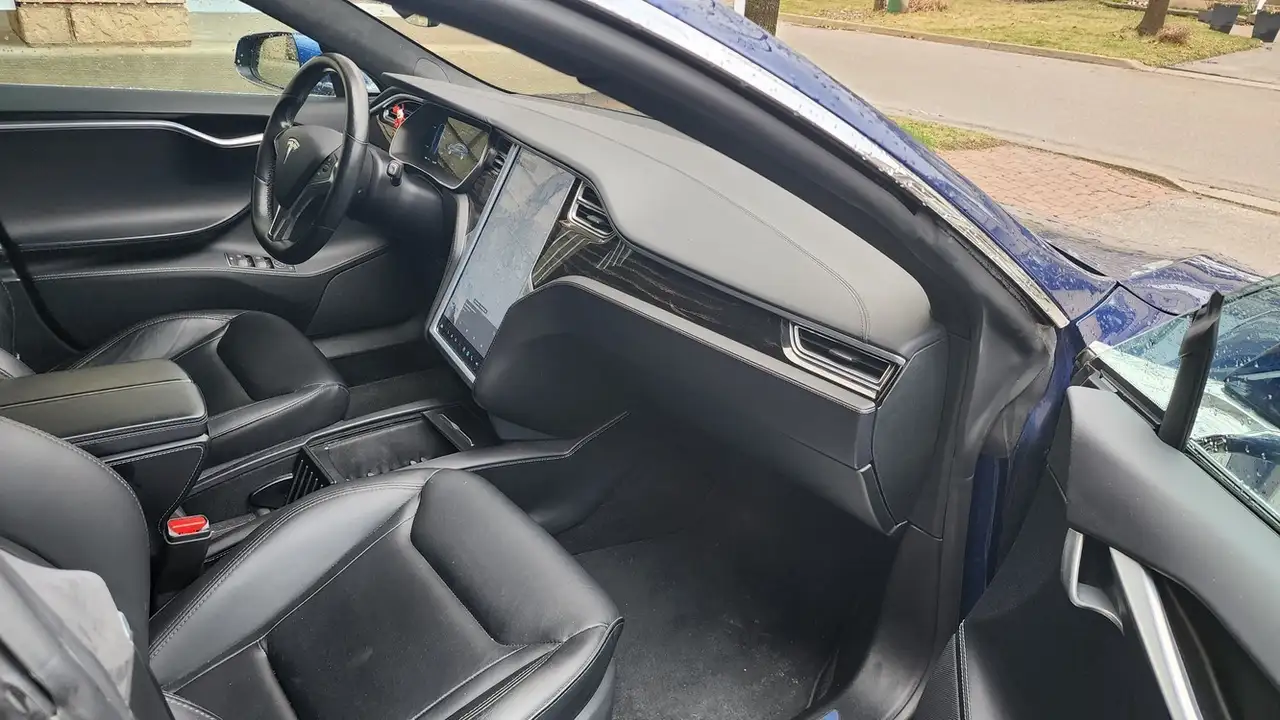 Tesla Model S снимка Tesla Model S