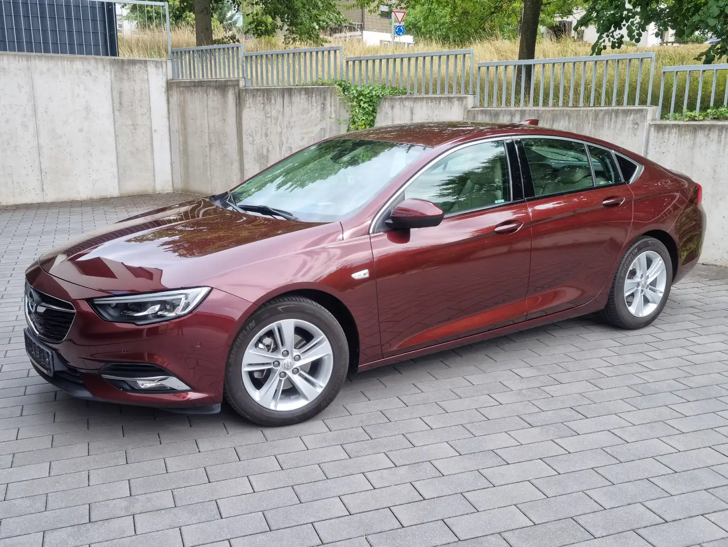 Opel Insignia Grand Sport Maro - 1