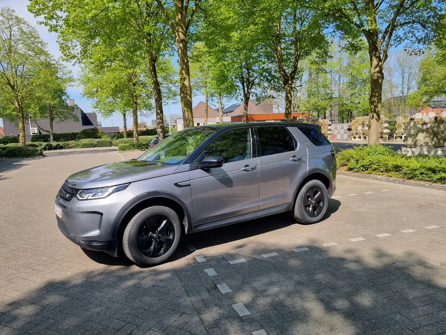 Land Rover Discovery Sport Discovery Sport D150 R-Dynamic Grijs - 1