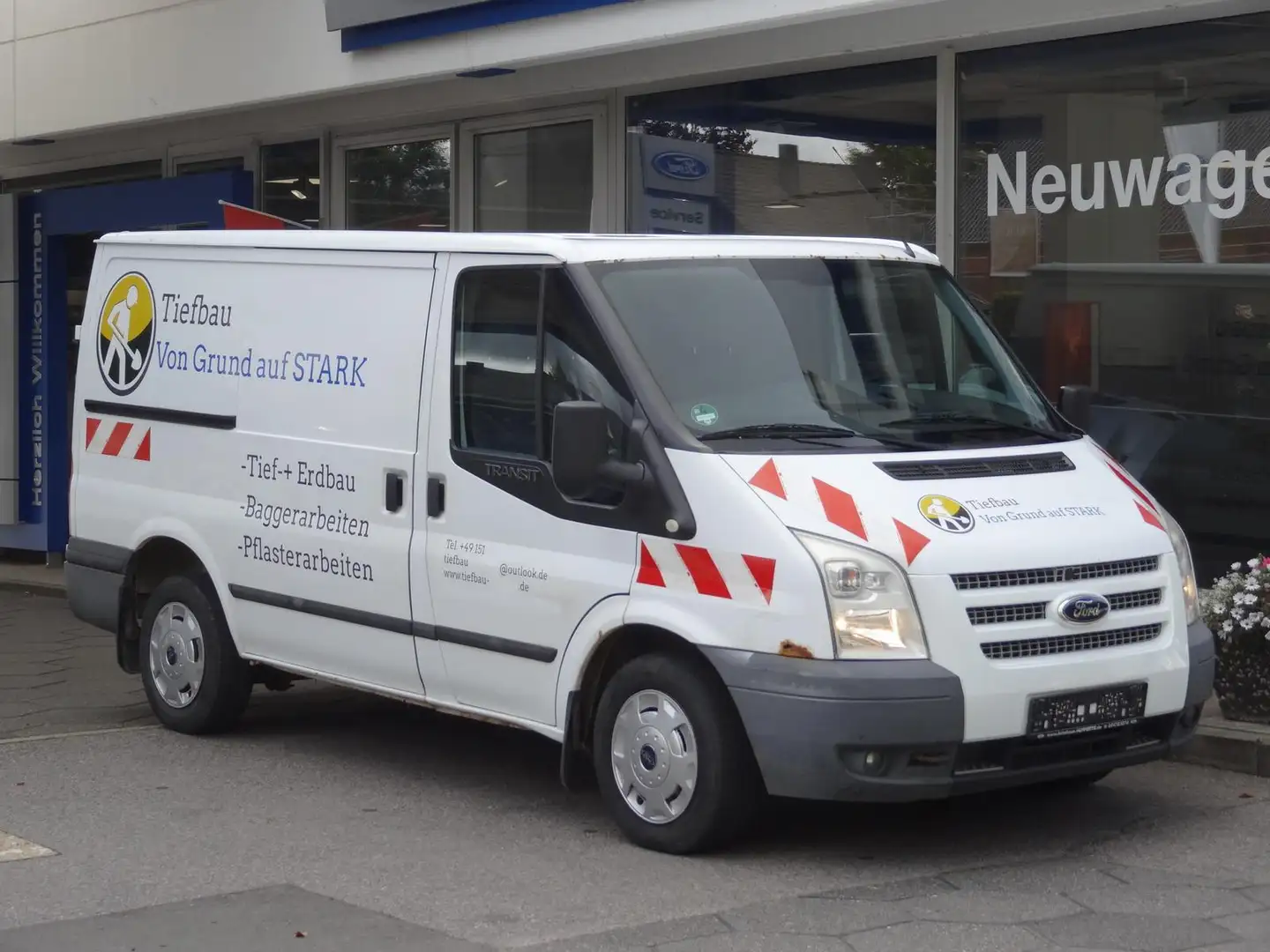 Ford Transit 2.2 Ltr. Diesel L1H1 Tempomat behWSS Weiß - 2