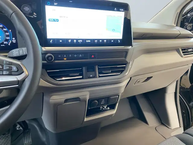 Volkswagen Transporter view 9