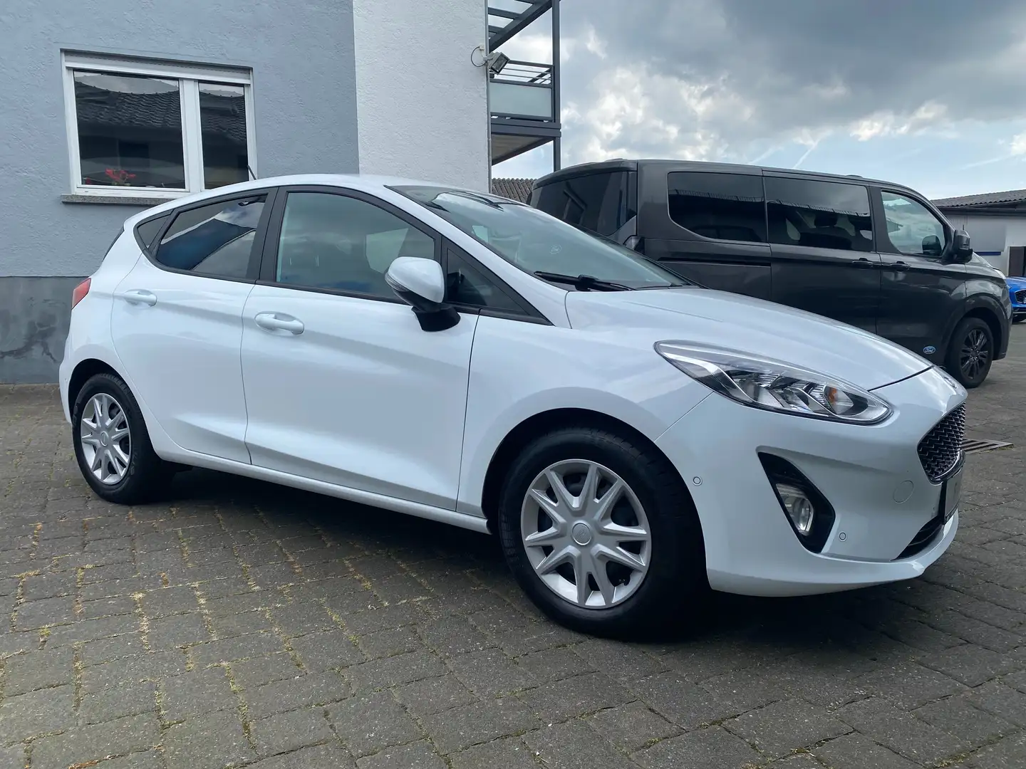 Ford Fiesta Cool & Connect Weiß - 2