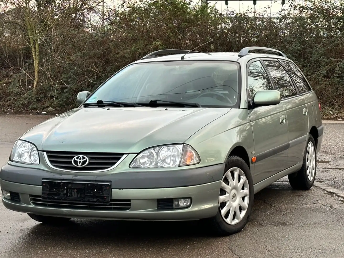 Toyota Avensis 1.8 Linea Sol Klima  Anhängerkupplung Vert - 1