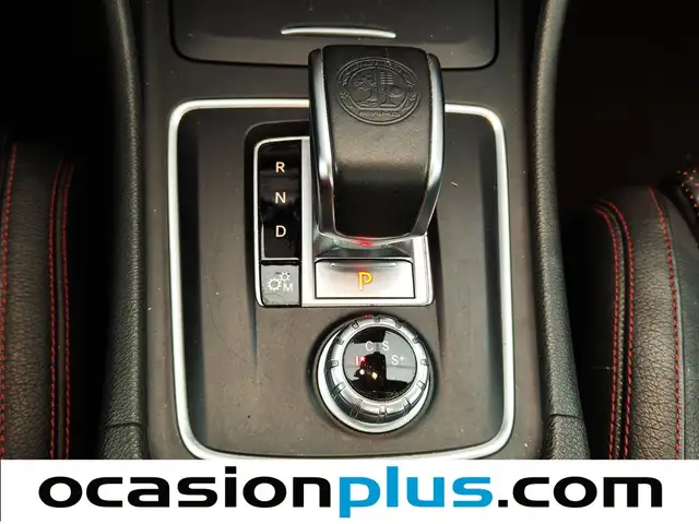 Mercedes-Benz GLA view 5